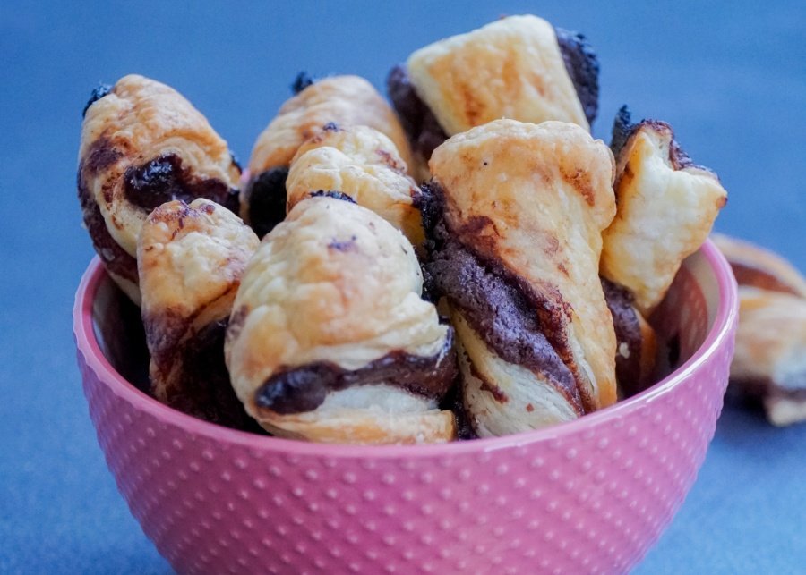 chocolate-croissant-recipe-kids-breakfast-singapore-karolina-kolodziejczak-unsplash (1)