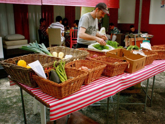 Farmers Market In Singapore Loewen Gardens Honeykids Asia farmers-market-in-singapore-loewen-gardens-honeykids-asia