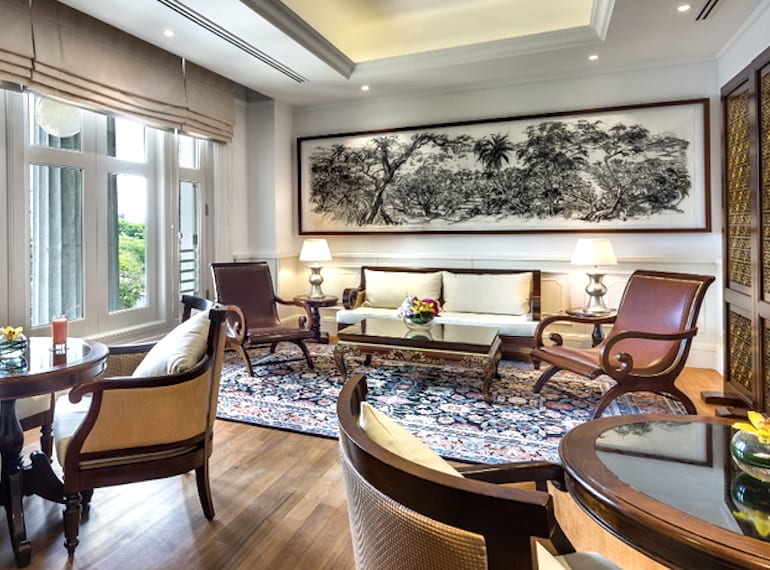 The Straits Club Lounge Fullerton Hotel