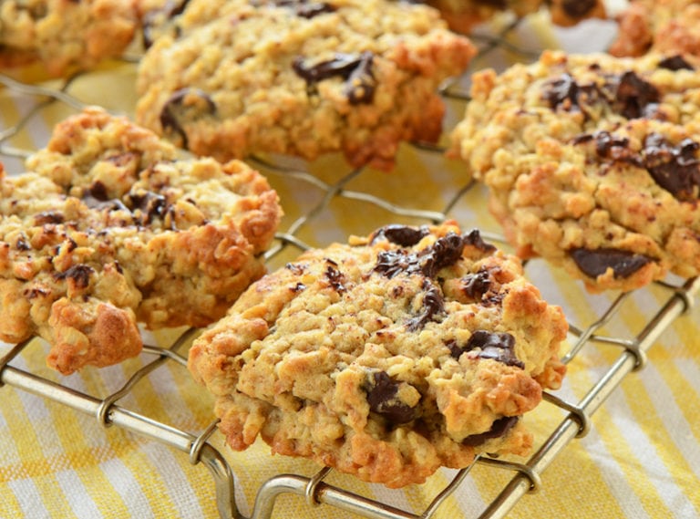 Breastfeeding? You need these delish lactation cookie recipes on your radar!