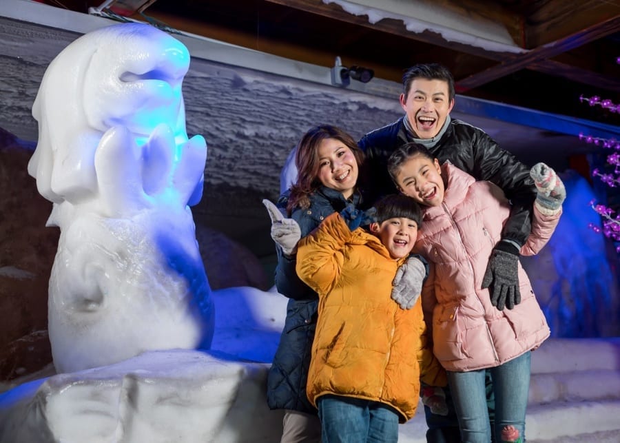 things-to-do-with-kids-in-singapore-snow-city