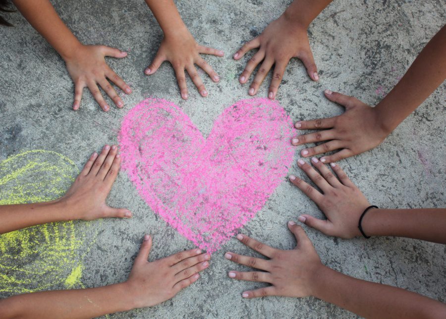 Random acts of kindness for grown-ups, kids and families