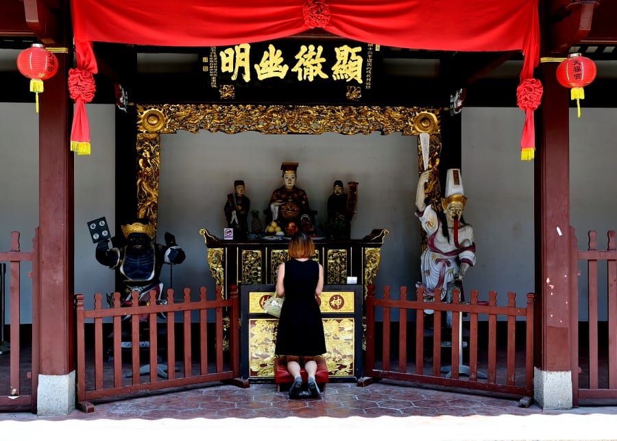 vesak day buddhist praying temple singapore