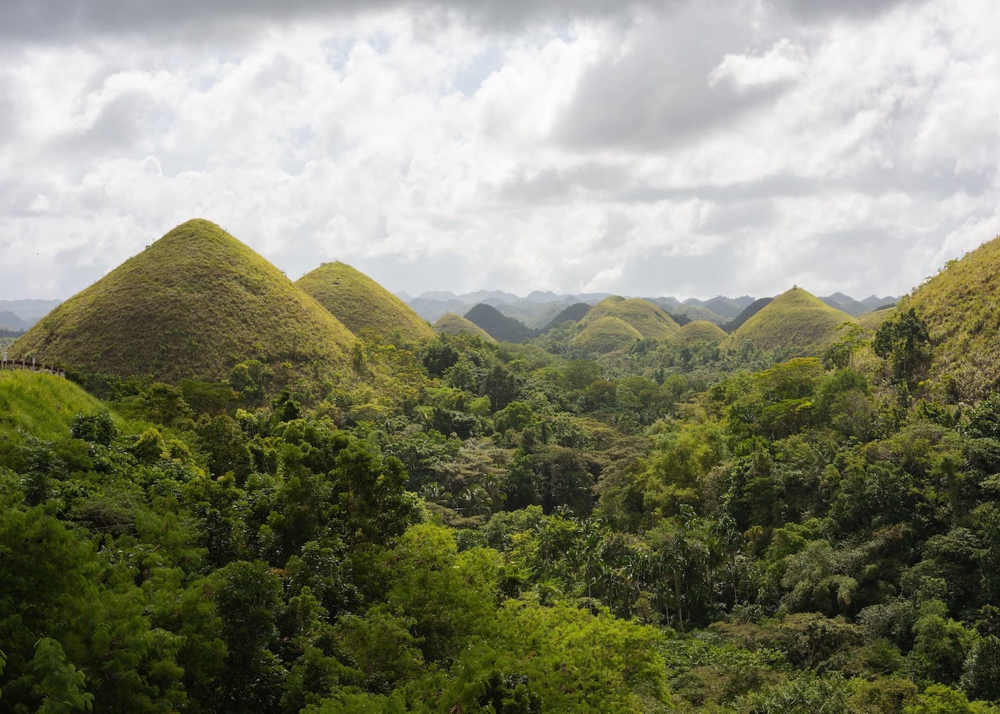 Say hello to our new fave fam-friendly island getaway: Bohol, Philippines!