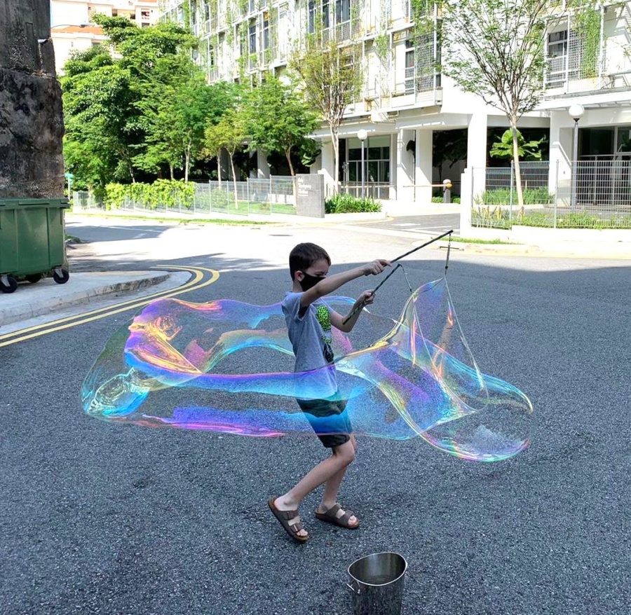 Get your bubble kits from CJ Bubble Productions