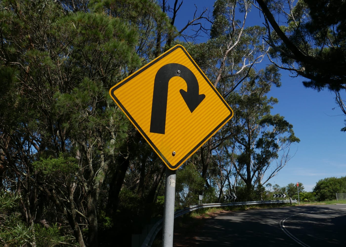 leaving singapore uturn sign