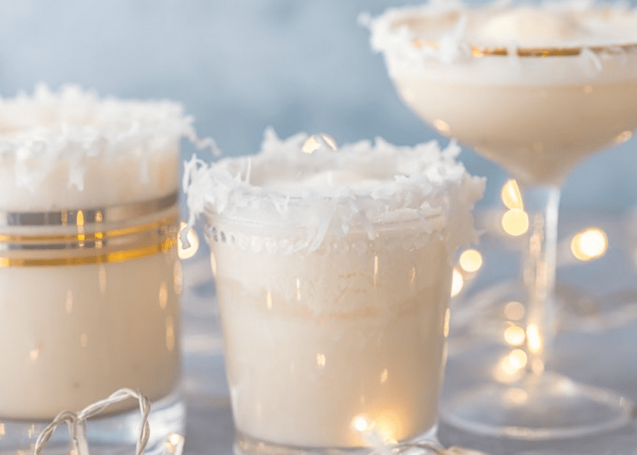 Festive snow punch by The Cookie Rookie | Non-alcoholic Christmas drinks