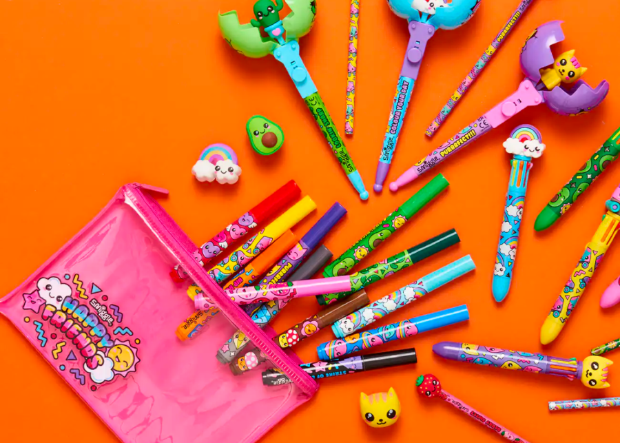 https://static.honeykidsasia.com/wp-content/uploads/2021/12/Smiggle-stationery-back-to-school-900x643.png