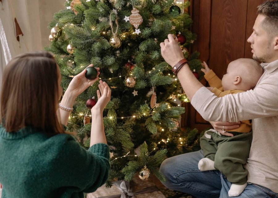 christmas singapore family tree decorating