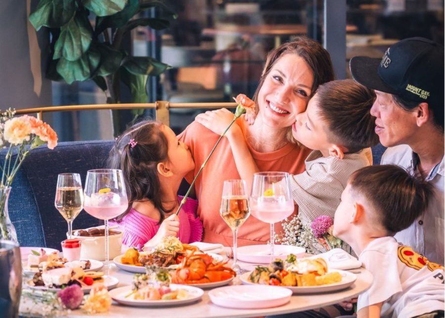 Mother’s Day 2025: Treat mum to the best afternoon teas, brunches and dinners in Singapore!