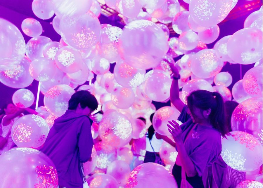 glowing ballet balloon museum (1)